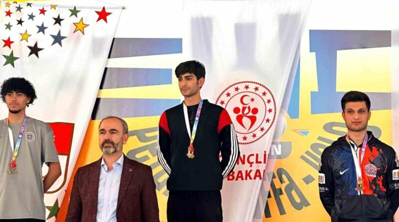 Elazığlı Sporcu Selçuk Can Kuşak, Mersin'de Bocce Şampiyonasında Gümüş Madalya 1