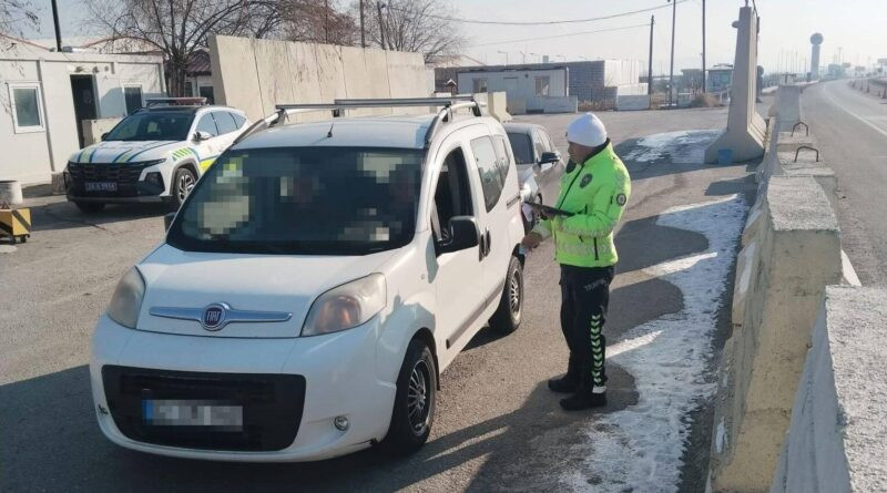 Erzincan'da Trafik Denetimi: Bin 463 Araç Denetlendi, 142 Sürücüye Ceza 1