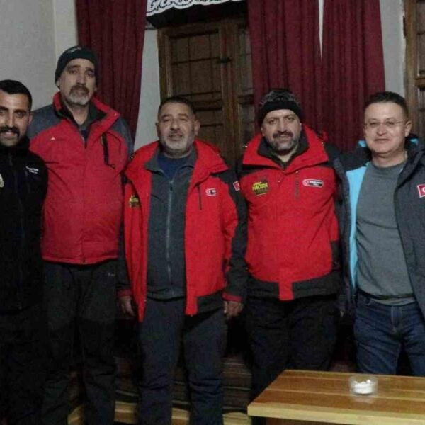 Erzurum Macera Offroad Kulübü'nün Paşabey Konağı'ndaki toplantısı-1