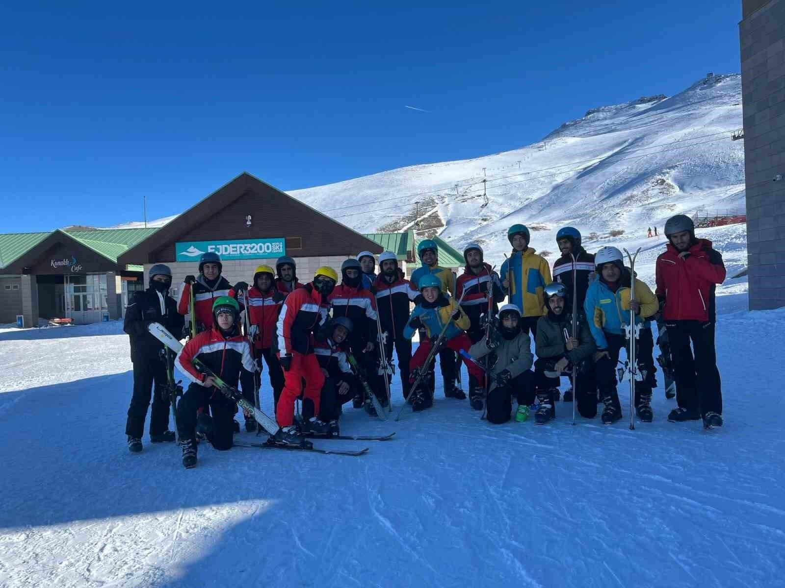 Erzurum Uluslararası Öğrenciler Konaklı’da Kayak Keyfi Yaptı