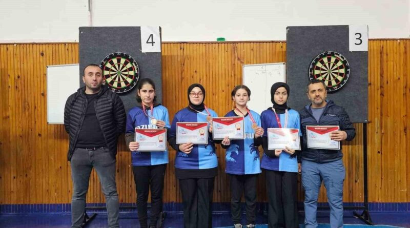 Erzurum'un Mimar Sinan Ortaokulu Dart Yıldızlar Bölge Yarışmasında Üçüncü Oldu, Türkiye Finallerine Katılmaya Hak Kazandı 1