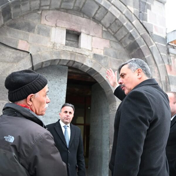 Erzurum Valisi Mustafa Çiftçi, Gümrük Hanı'nı ziyaret ediyor.-1