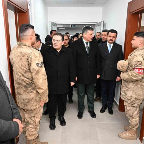 Erzurum Valisi Mustafa Çiftçi, yeni Jandarma Komutanlığı binasının açılış töreninde.-3