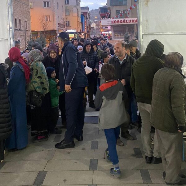 Eski Halk Eğitim Merkezi'nde iftar sofrası