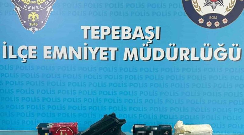 Eskişehir'de Polis Ekipleeri 2 Tabanca ve 158 Fişek Ele Geçirdi 1