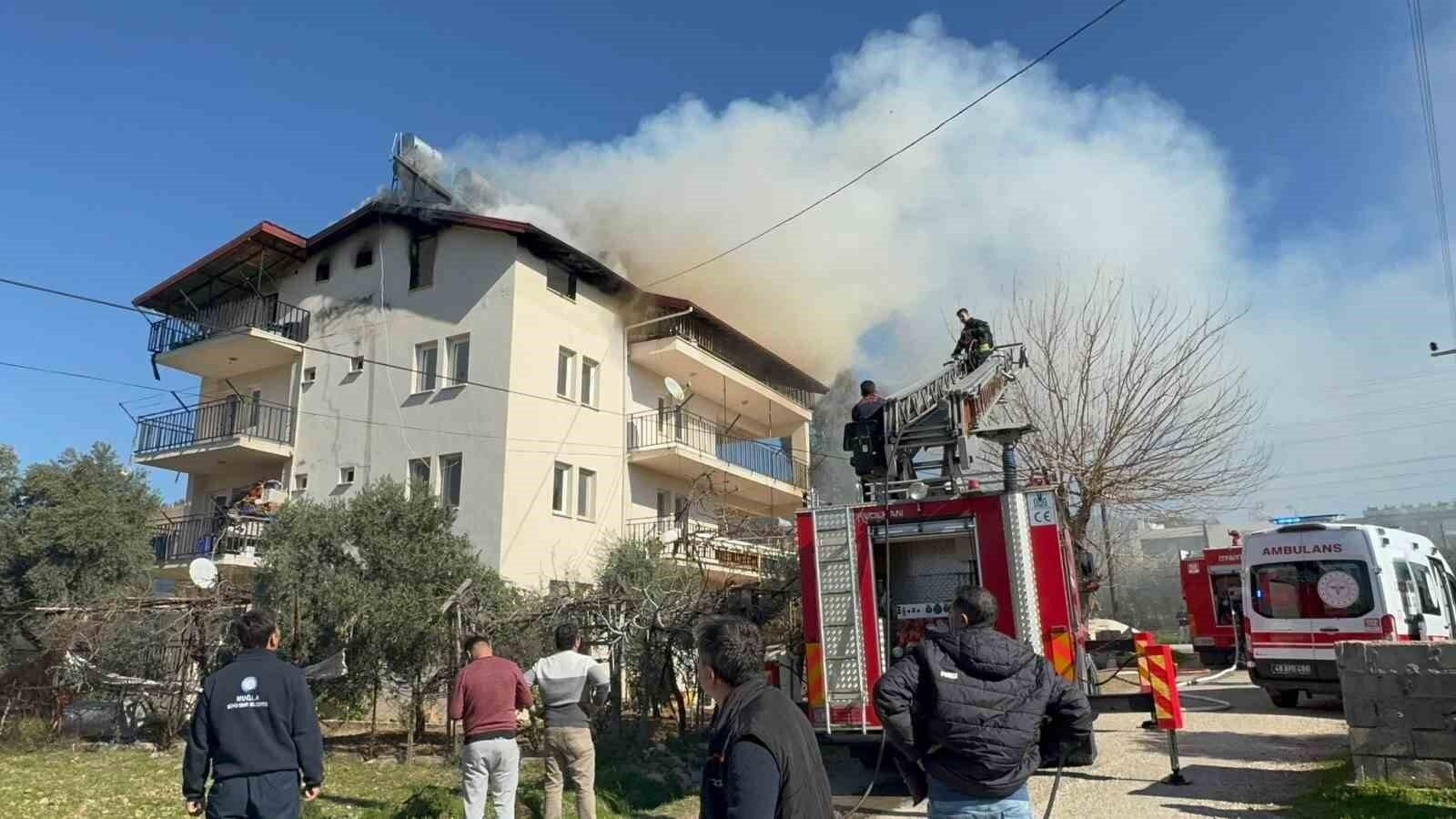 Fethiye’de Yangın: 5 Kişi Dumandan Etkilendi