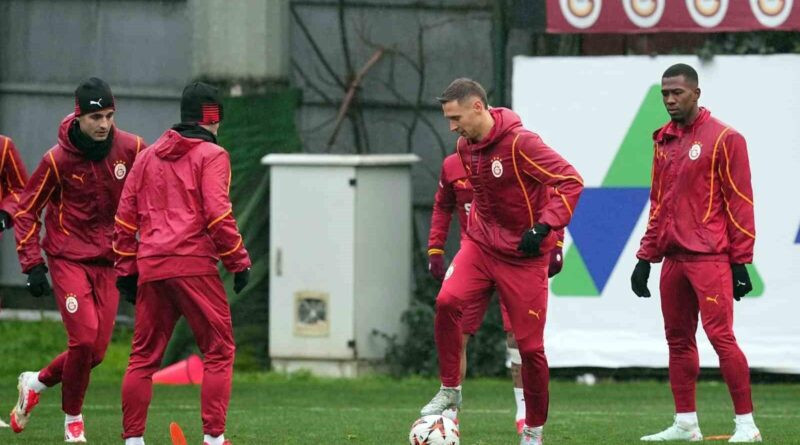 Galatasaray, Avrupa Ligi Play-off'e Hazırlıkta Frankowski ile Antrenman 1