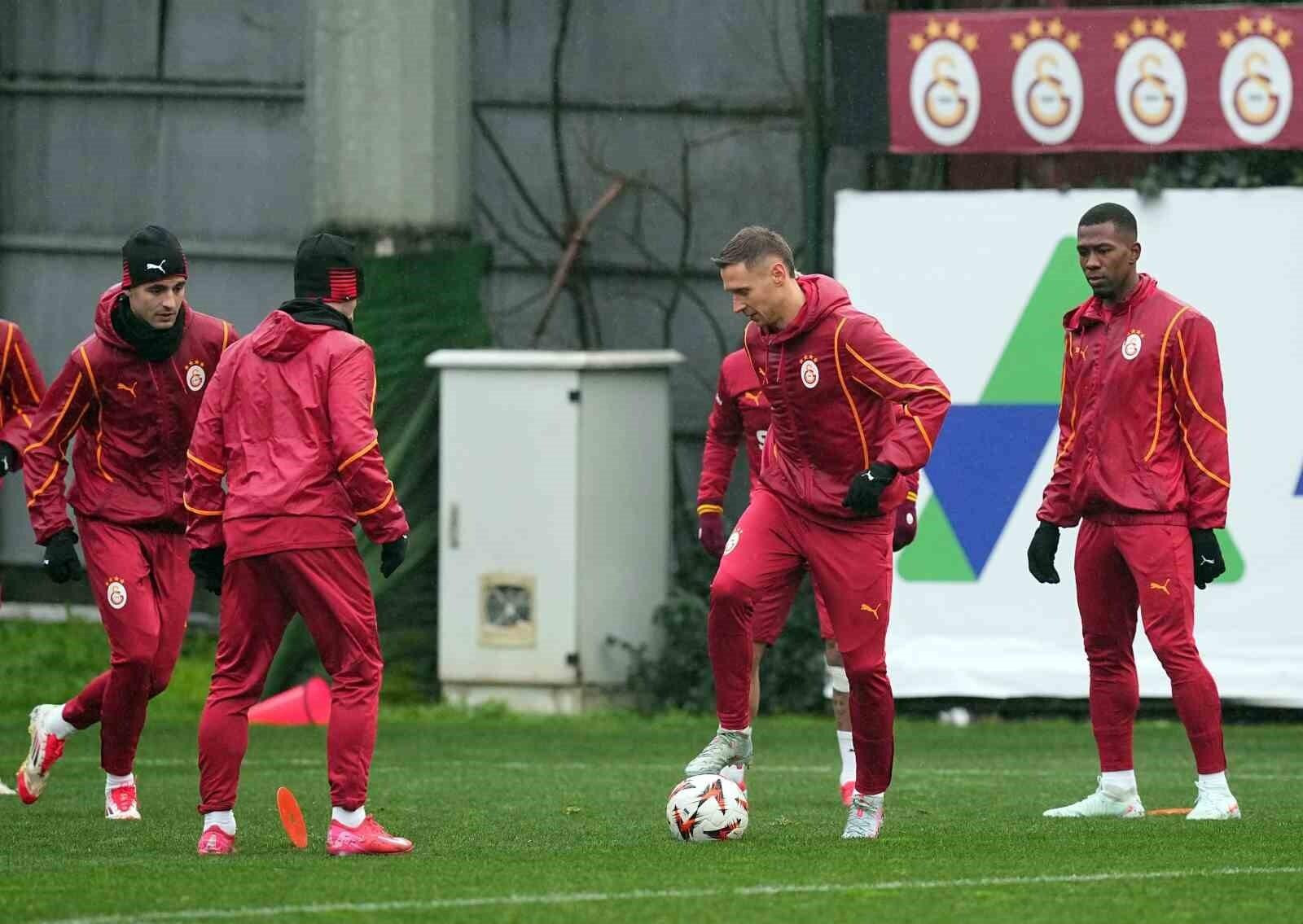 Galatasaray, Avrupa Ligi Play-off’e Hazırlıkta Frankowski ile Antrenman