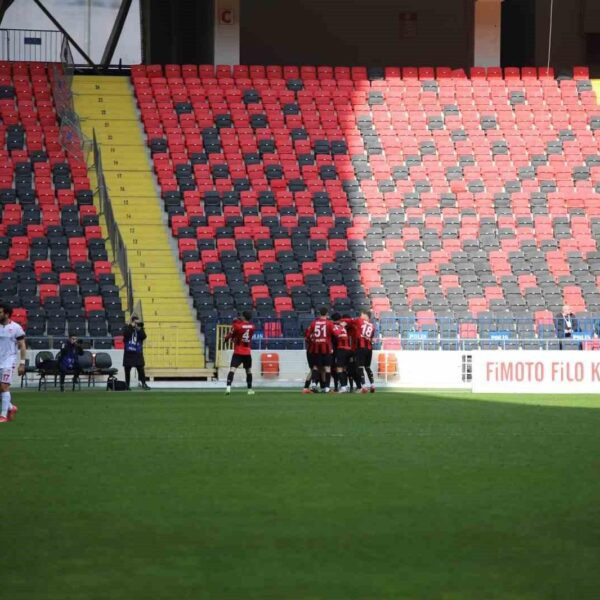 Gaziantep FK'nın golünü atan Kozlowski-11