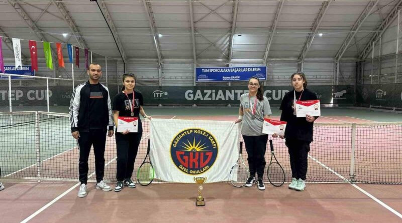 Gaziantep Kolej Vakfı Özel Okulları Tenislileri İl İkincisi ve Dördüncüsü Oldu 1