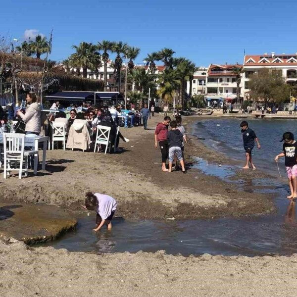 Geleneksel Datça Badem Çiçeği Festivali katılımcıları-3