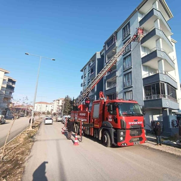 Gölbaşı'ndaki olay yerine gelen polis, sağlık ve itfaiye ekipleri