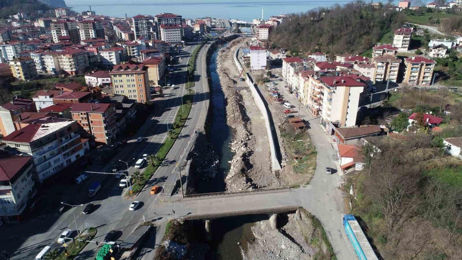 Hopa’da Sundura Deresi’nde Taşkın Kontrolü Projesi