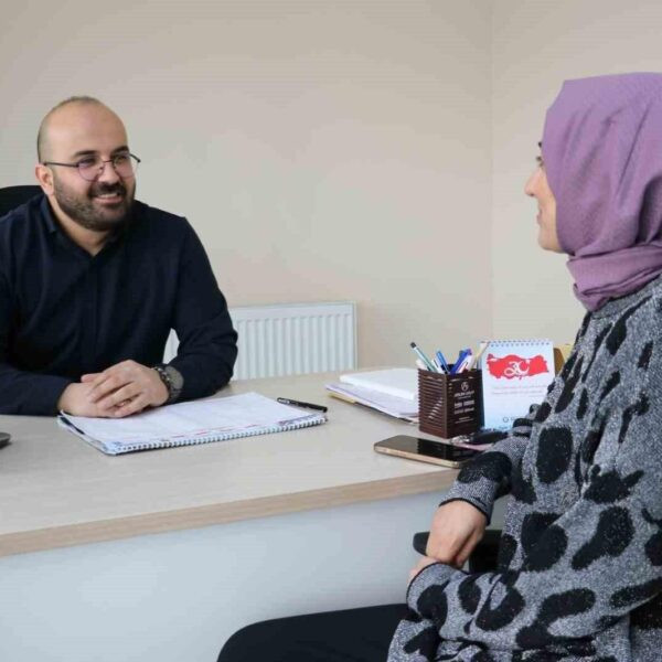 İpekyolu Sağlıklı Hayat Merkezi'nde hizmet veren sağlık çalışanları.-2