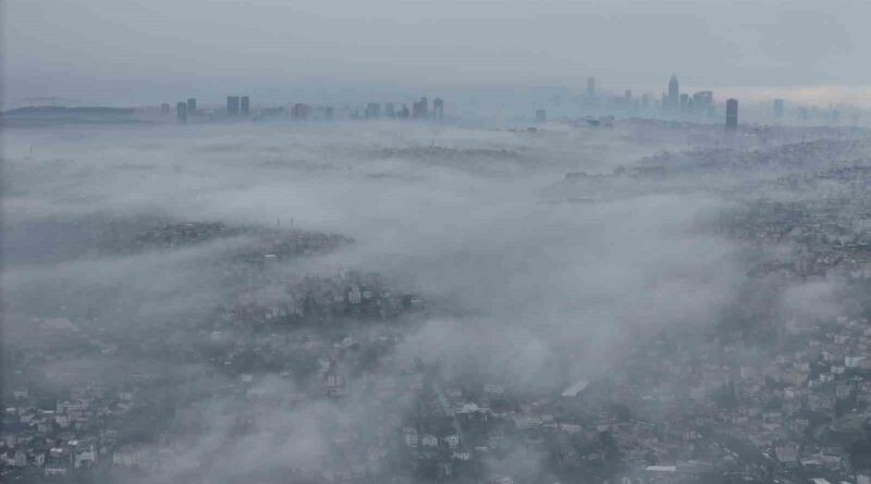 İstanbul Boğazı'nda Sis, 15 Temmuz Şehitler Köprüsü'nü Kapladı 1