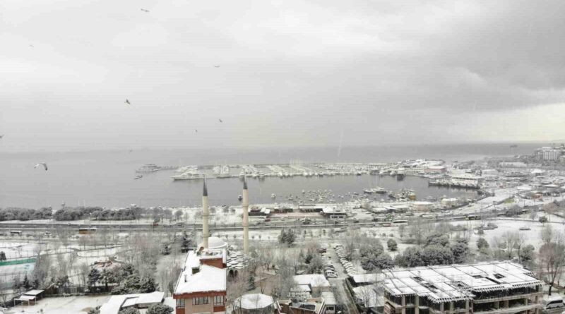 İstanbul'un Pendik Marina, Karla Kaplandı: Dron Görüntüleri 1