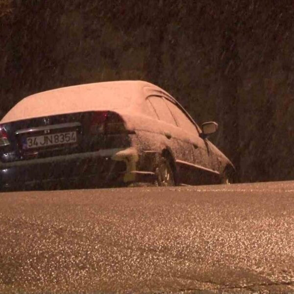 Kar yağışı İstanbul Çamlıca Tepesi'nden-1