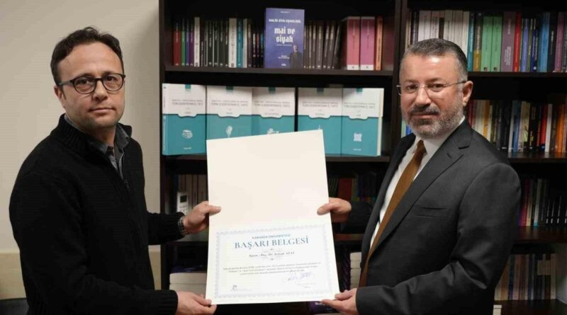 Karabük Üniversitesi'nden Doç. Dr. Selçuk Atay, Akademik Başarılarıyla Onurlandırıldı 1