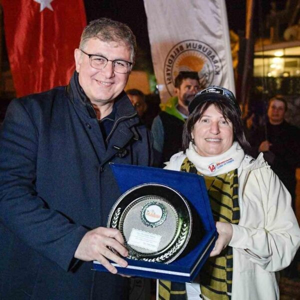 Karaburun'da düzenlenen Mordoğan Levrek Avı Yarışması'nda ödüllendirilenler.-3