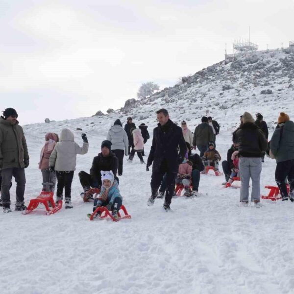 Karacadağ Kayak Merkezi'nin açılış günü-1