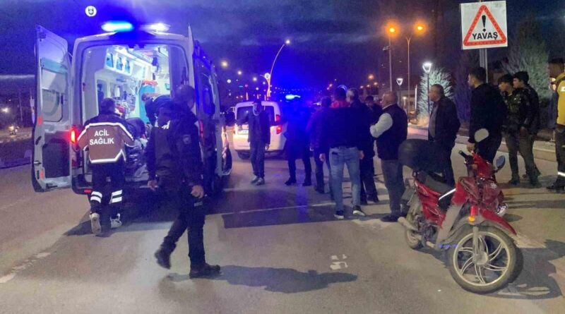 Karaman'da Motosiklet Çarptı: Çocuk ve Sürücü Yaralandı 1