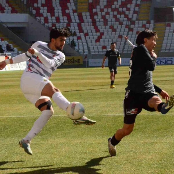 Karaman FK'nın sahasında gerçekleşen maçın anı-2