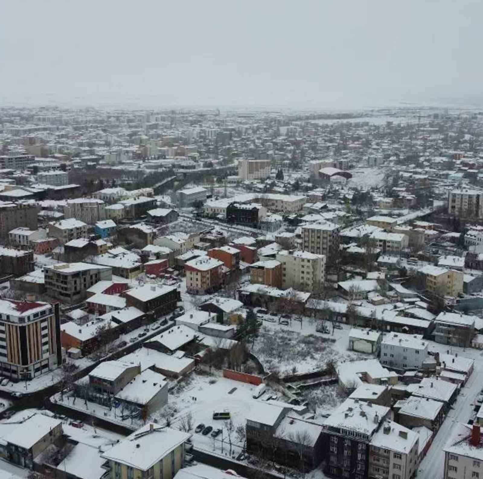 Kars’ta Göç Dalgası: Ekonomik Zorluklar ve Genç Nüfusun Büyük Şehirler’e Yönlenmesi