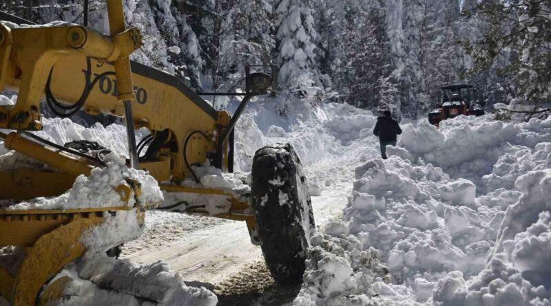 Kastamonu'da Kar Yağışı Yolu Ulaşımını Kısıtladı: 206 Köy Yoluna Ulaşım Sağlanamadı 1