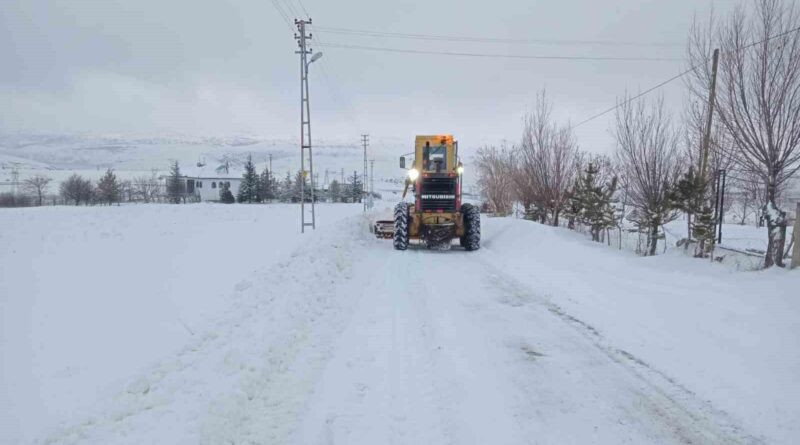 Kayseri Büyükşehir Belediyesi, Kış Şartlarına Karşı Özverili Çalışmalarını Sürdürüyor 1