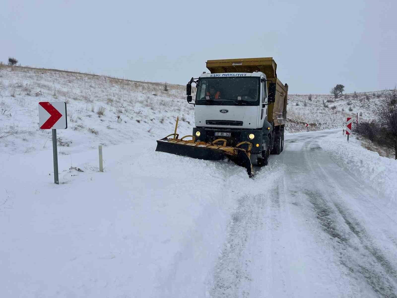 Kayseri’de Karla Mücadele: 223 Mahalle Yolu Ulaşıma Açıldı