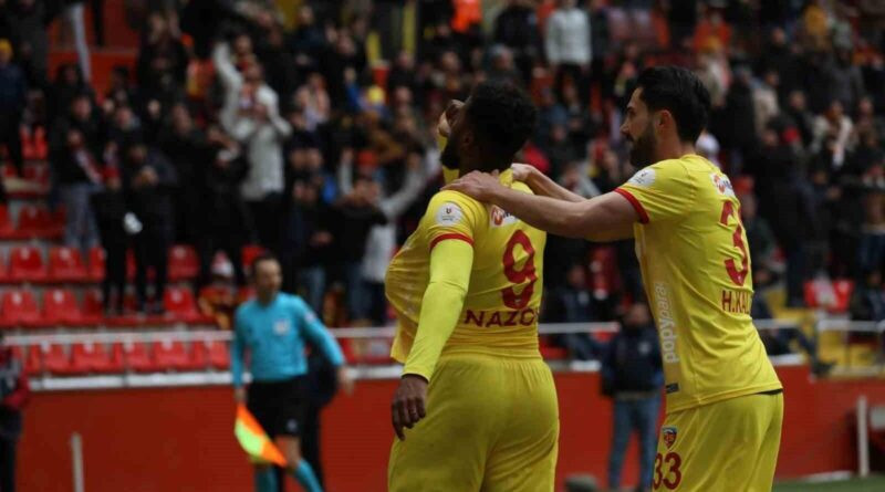 Kayserispor Golcüsü Duckens Nazon Konyaspor'a 2 Gol Atarak Üstünlük Sağladı 1