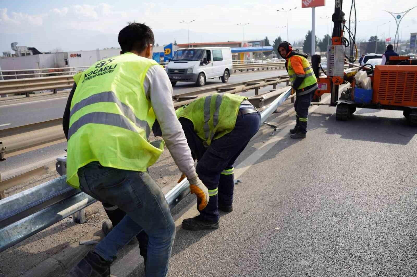 Kocaeli Büyükşehir Belediyesi, Hasarlı Otokorkulukları Tamir Ediyor