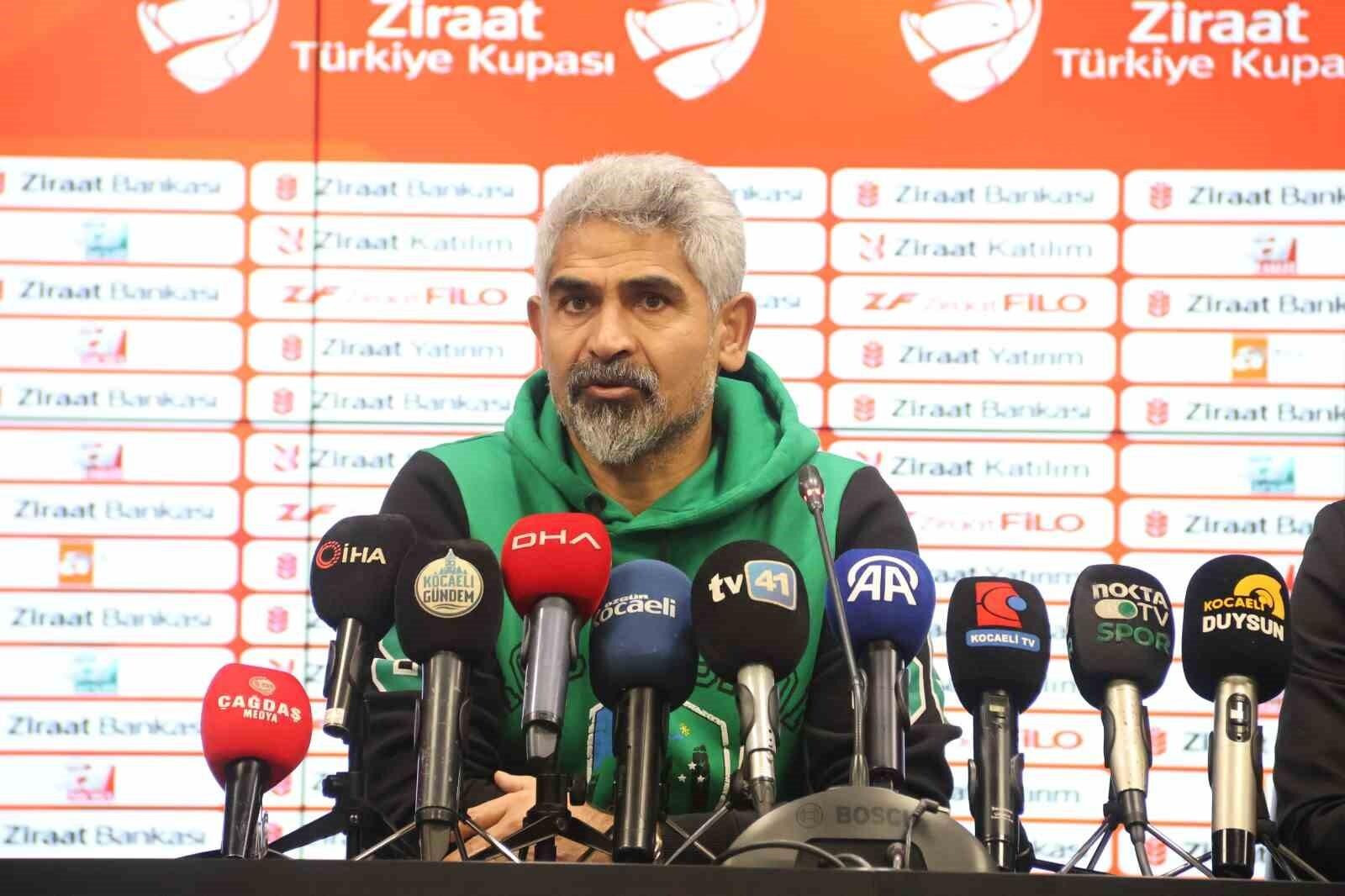 Kocaelispor Teknik Direktörü İsmet Taşdemir: Hakemlerimizin Standardı Yok