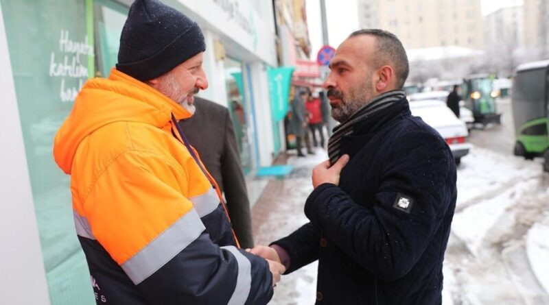 Kocasinan Belediyesi, Kayseri'de Yoğun Kar Yağışıyla Kar Temizleme Çalışmaları Yapıyor 1