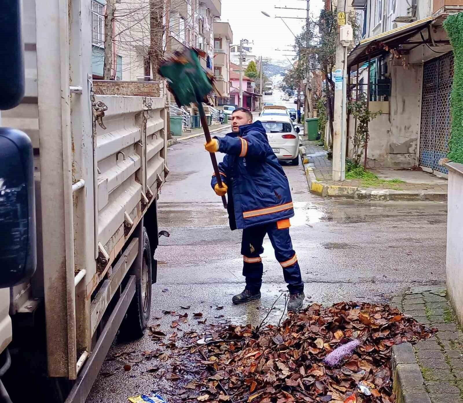 Körfez Belediyesi, Temizlik ve Yeşil Alan Bakımı İçin Hız Kazandırdı