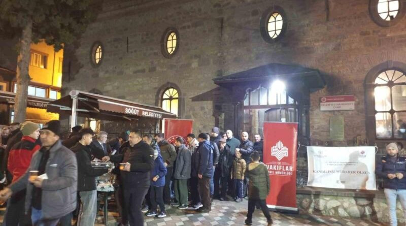 Kültür ve Turizm Bakanlığı, Berat Kandili'nde Vatandaşlara Salep ve Kandil Simidi İkram Etti 1