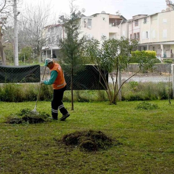 Kuşadası Belediyesi ekipleri-2