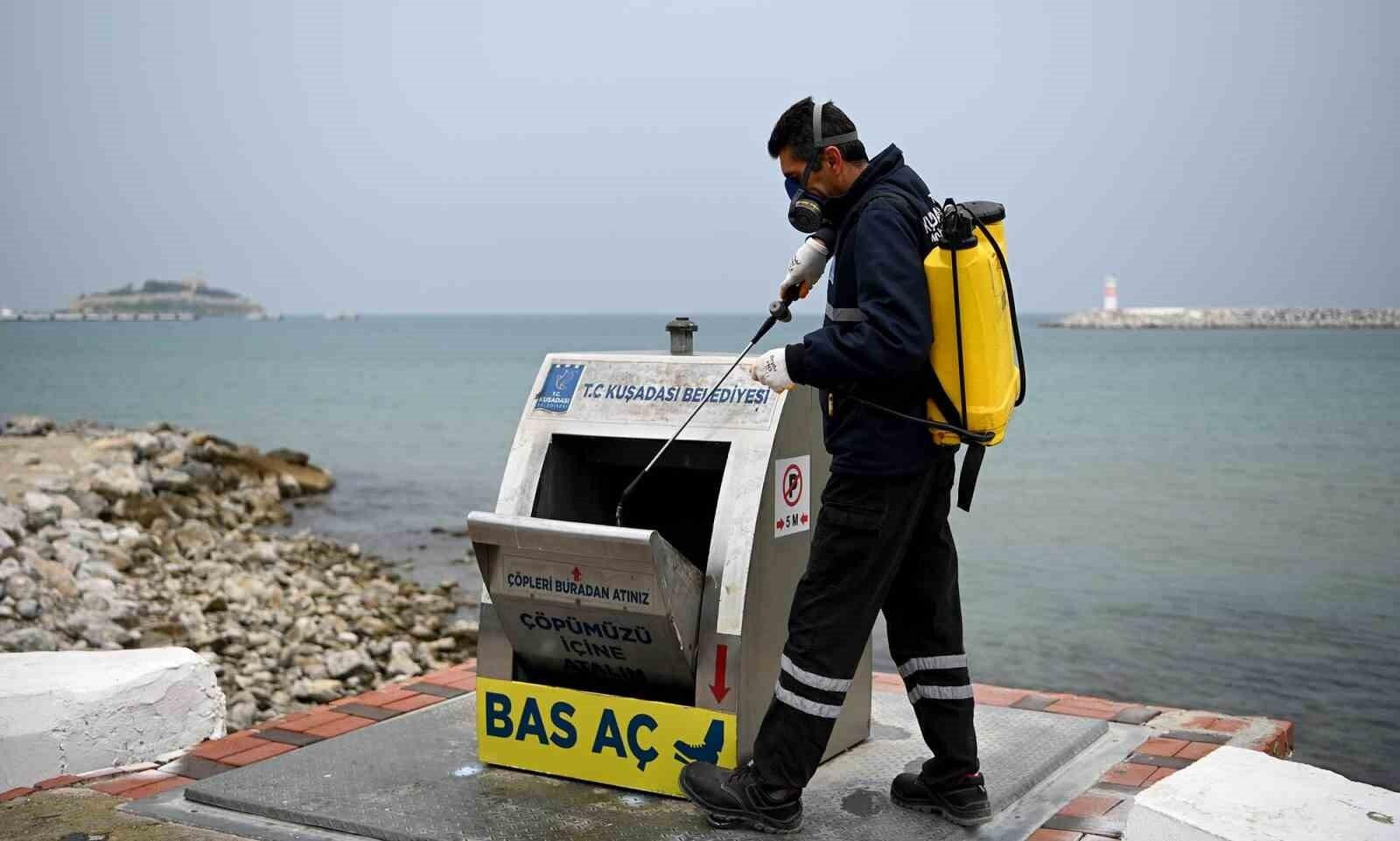 Kuşadası Belediyesi’nin Temizlik ve Hizmet Seferberliği Vatandaşların Beğenisini Kazandı