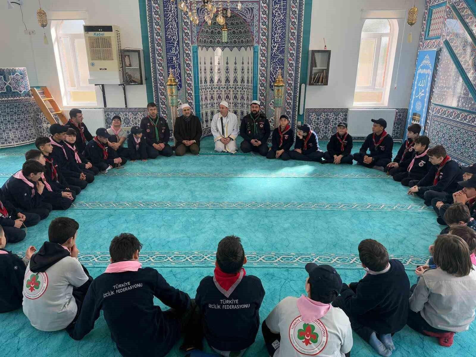 Kütahya’da TİF-Diyanet Kulübü Üyelerine Yönelik İzcilik Kampı Düzenlendi