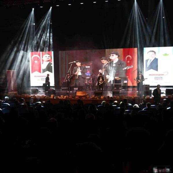 Liseli müzisyenlerin performans gösterdiği Liseli Orkestralar Yarışıyor finali-1