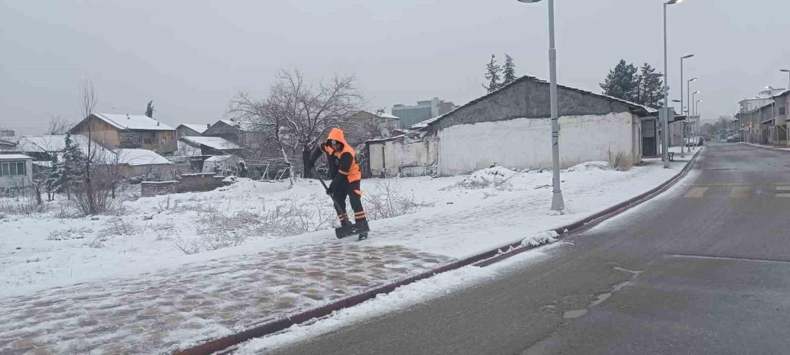 Malatya’da Yeşilyurt Belediyesi Karla Mücadelesi