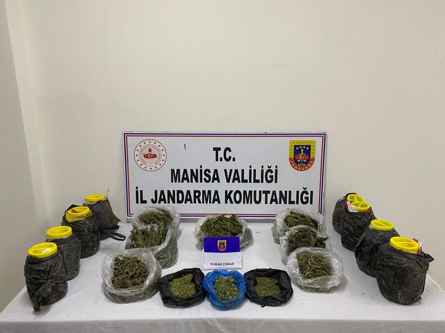 Manisa’da Jandarma 3 Kilo Kubar Esrar Ele Getirdi