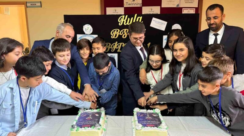 Manisa Kula'da 5. Sınıf Öğrencileri Özgün Hikayeleri Kitaba Gördürdü: 'Küçük Yazarlardan Değerler Çınarı' 1