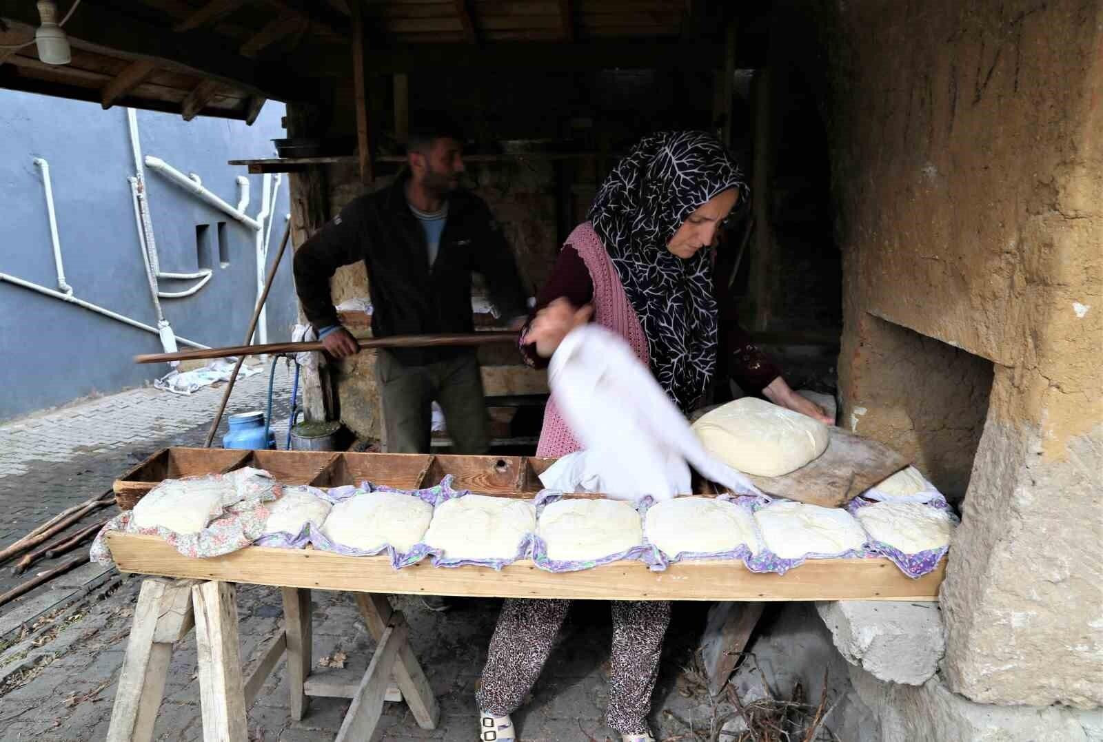 Manisa’nın Gördes’inde Mahalle Fırınlarıyla Ekonomik ve Sağlıklı Ekmek Keyfi