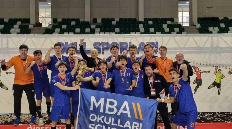 MBA Ataşehir Kampüsü Hentbol Takımı 2025 Türkiye Şampiyonu 1