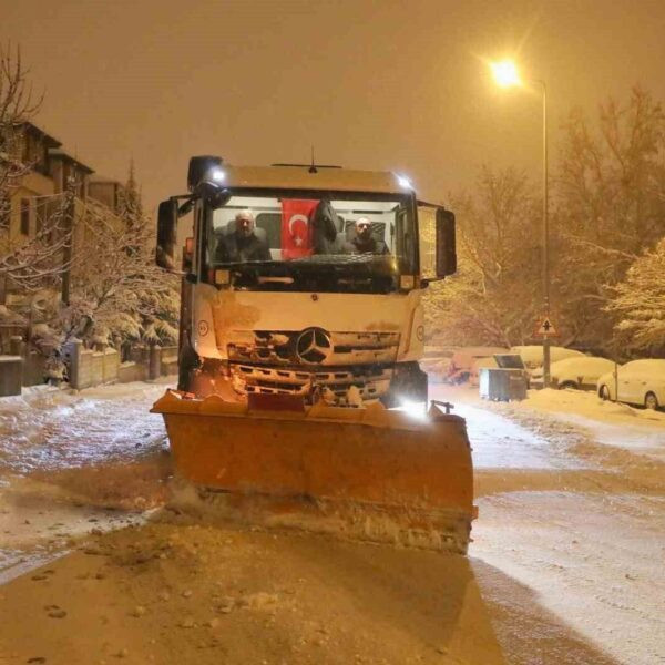 Melikgazi'nin karla kaplı sokakları-3