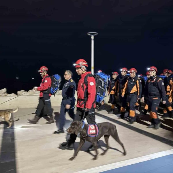 Mersin Büyükşehir Belediyesi'nin düzenlediği yürüyüş-2