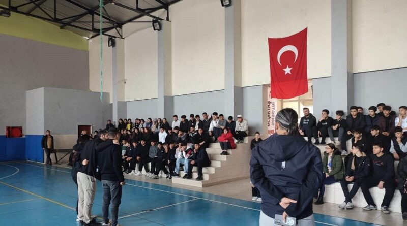 Mersin Emniyet Müdürlüğü, Toroslar ve Akdeniz'deki Okullarda Gençlere Güvenlik ve Terörle Mücadele Konusunda Konferanslar Verdi 1