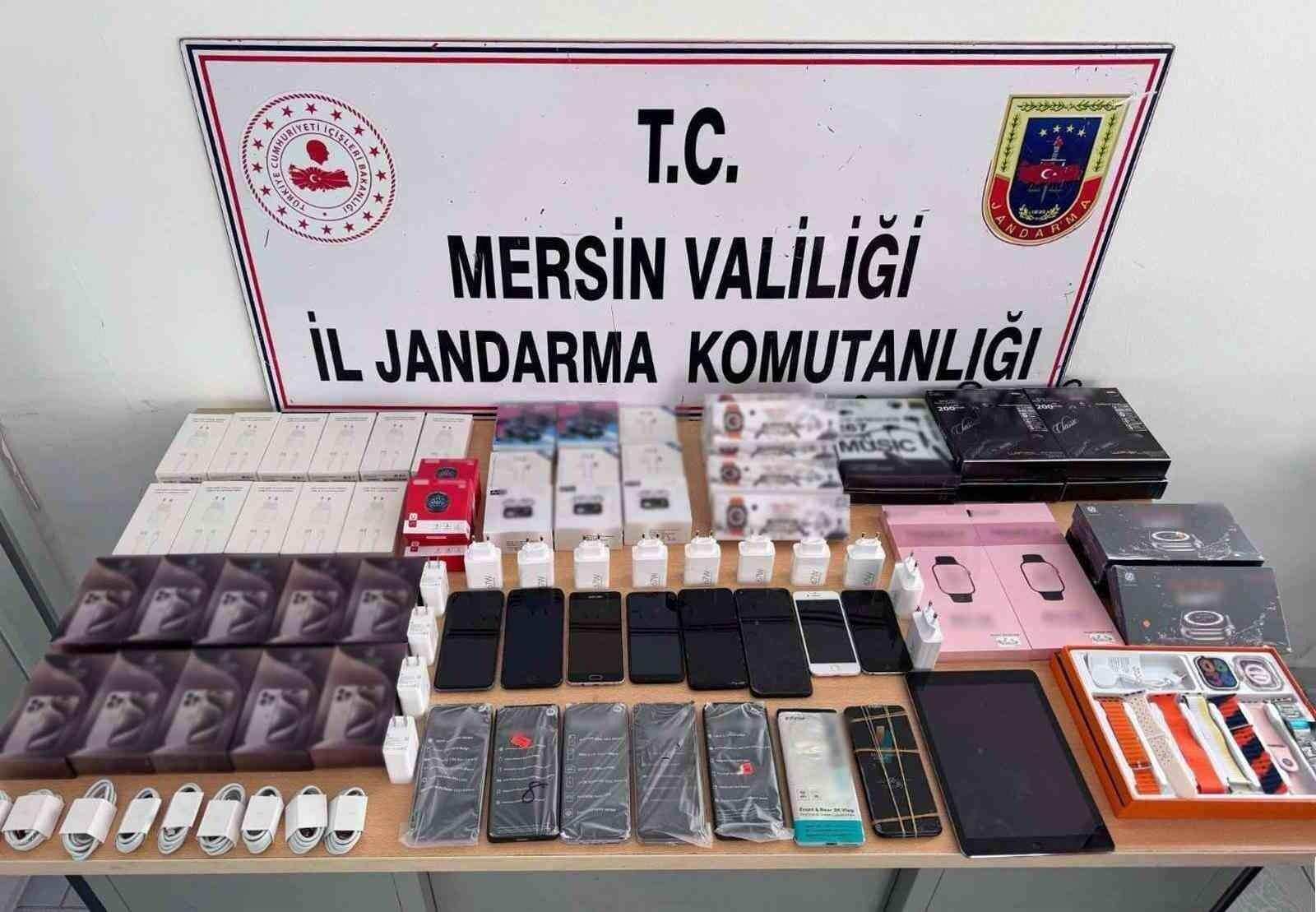 Mersin Silifke’de Cep Telefonu Kaçakçılığı Yapıldığı Belirlenen Şüpheli Yakalandı