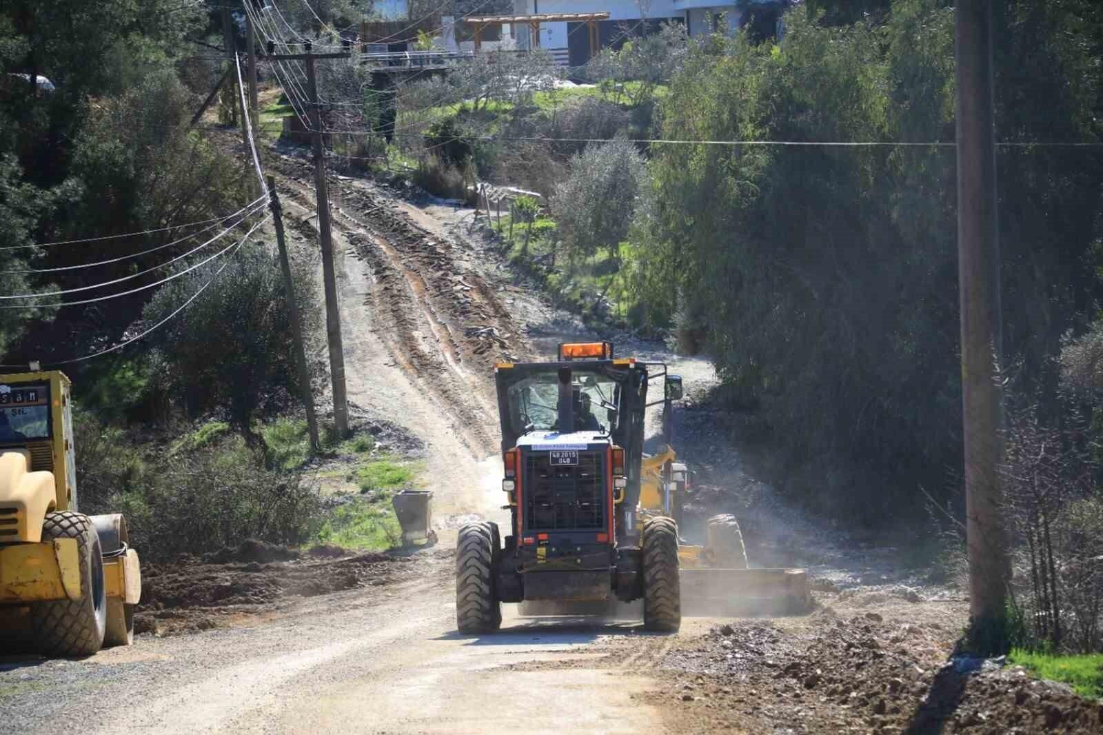 Muğla Büyükşehir Belediyesi Ula’nın Ataköy Mahallesi’nde 13.5 Milyon TL Yatırımla Yol Yapımına Başladı